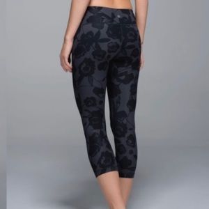 LULULEMON Gray Capri Leggings